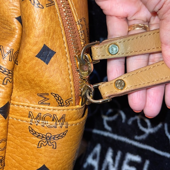 Original Cognac MCM backpack - Picture 9 of 11